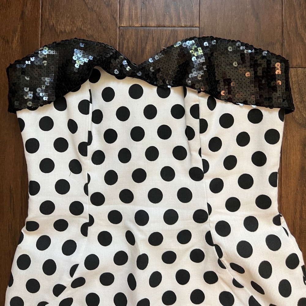 Vintage Sequin  Wiggle Polkadot Dress Excellent condition Size 6